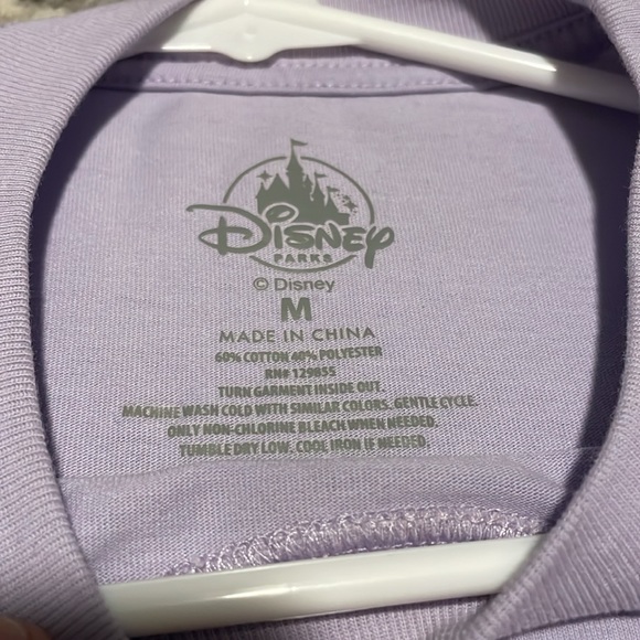Lavender Disneyland resort long sleeve shirt - Picture 4 of 5